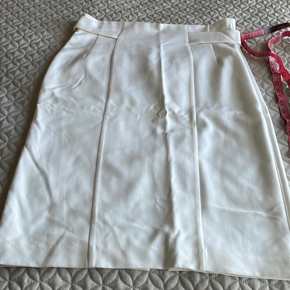 Gorgeous white skirt ( bag A)
